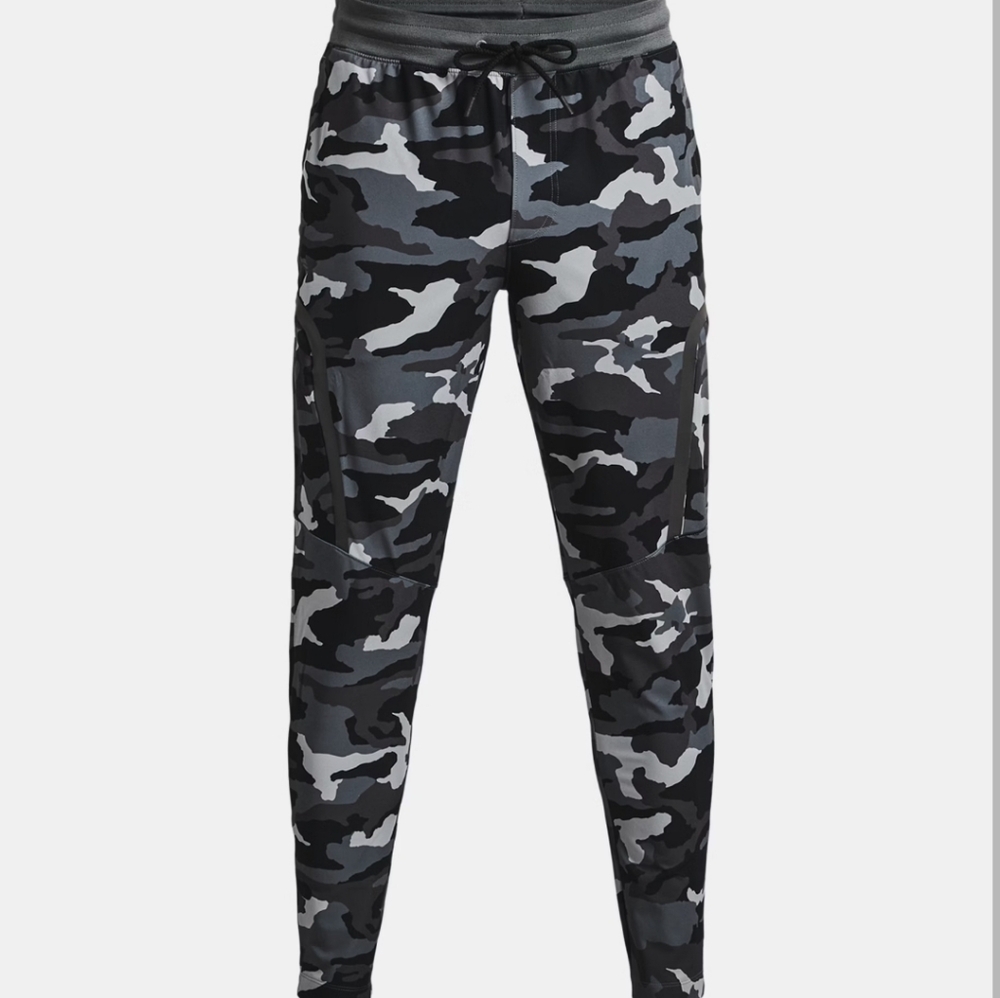 Mens Under Armour Cargo Joggers/Workout pants  size 3XL  org price $100